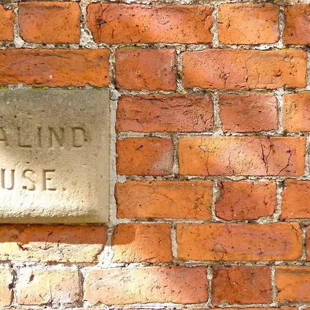 Rosalind House Panzió