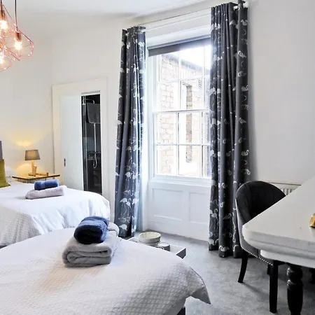 Frühstückspension Rosalind House 4*