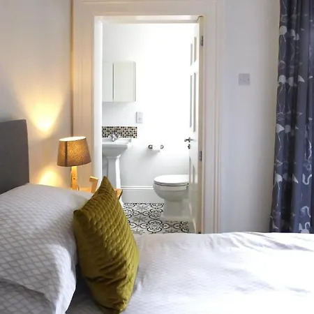Bed & Breakfast Rosalind House *