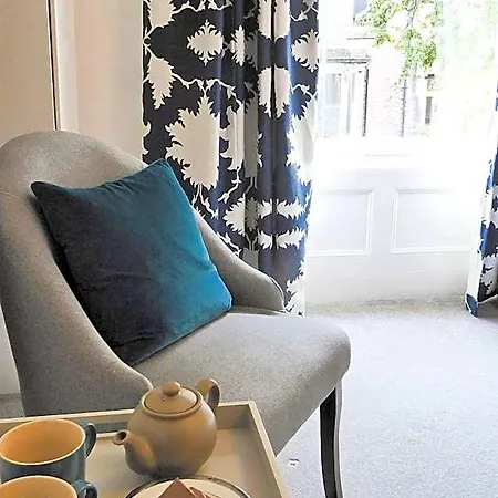B&B Rosalind House