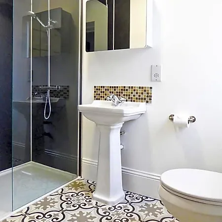B&B Rosalind House 4*