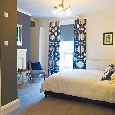 Rosalind House 4*