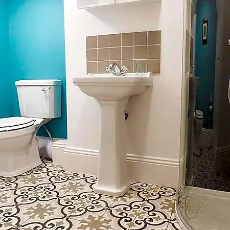Rosalind House 4*