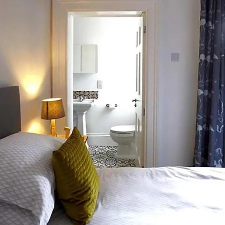 B&B Rosalind House