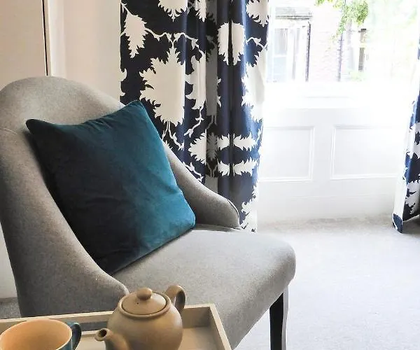 Bed & Breakfast Rosalind House